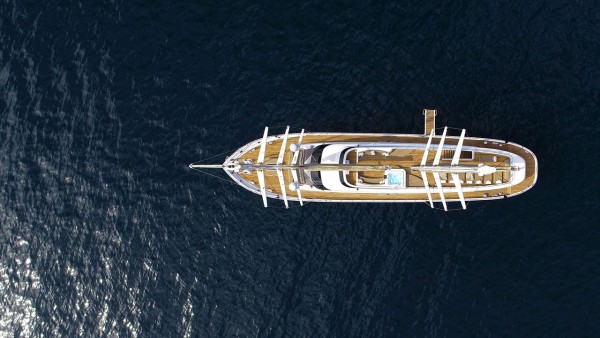 Sailing Yacht Acapella