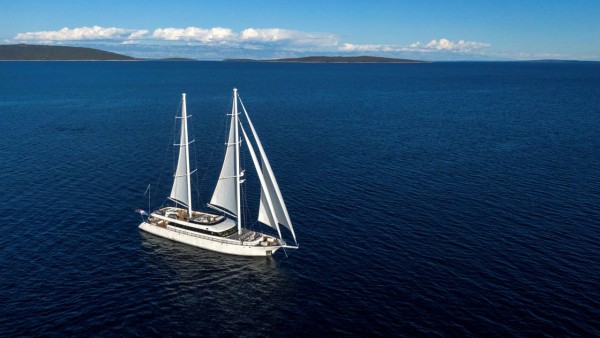 Aurum Sky Sailing Yacht