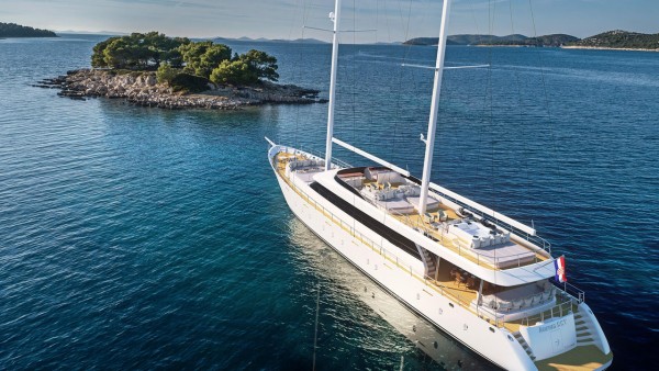 Sailing Yacht Aurum Sky