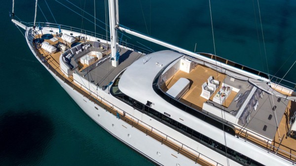 Sailing Yacht Aurum Sky