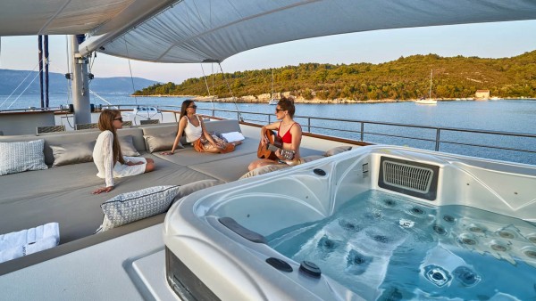 Sailing Yacht Dalmatino