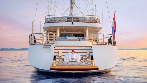 Sailing Yacht Lady Gita