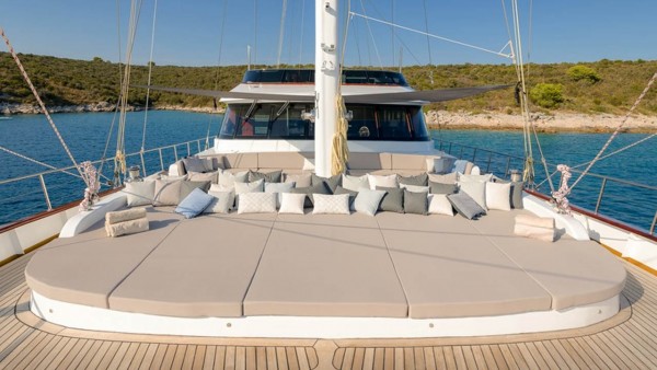 Sailing Yacht Lady Gita
