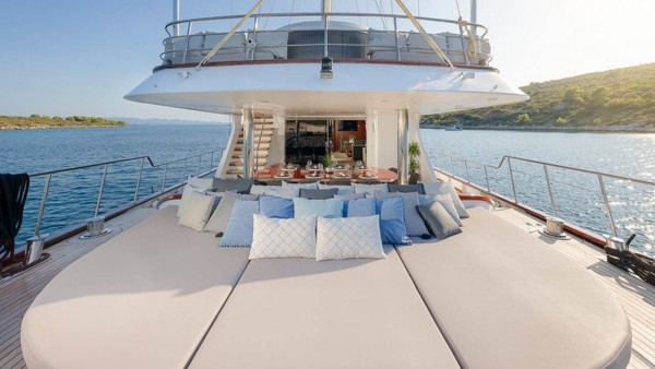 Sailing Yacht Lady Gita