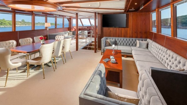 Sailing Yacht Lady Gita