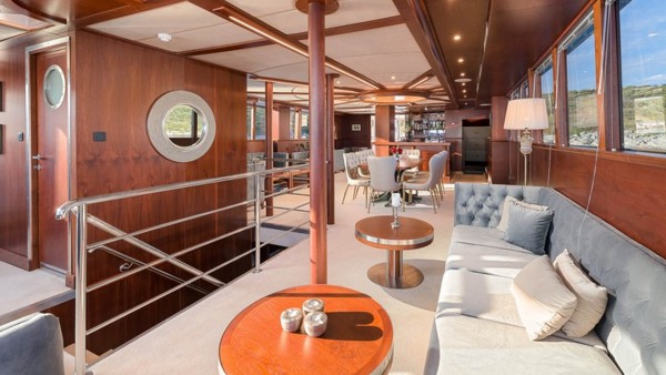 Sailing Yacht Lady Gita