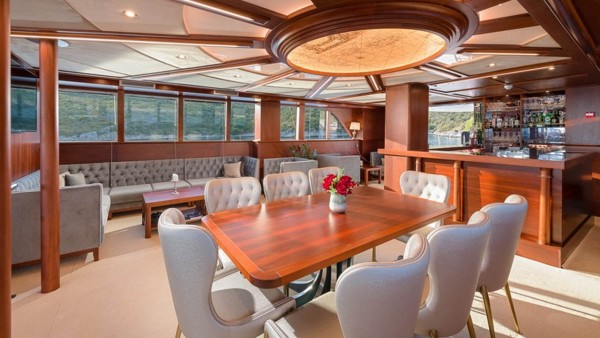 Sailing Yacht Lady Gita