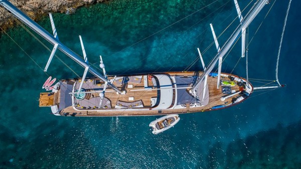 Sailing Yacht Lady Gita