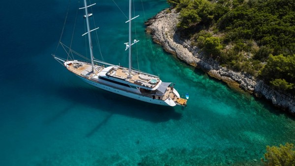Sailing Yacht Lady Gita