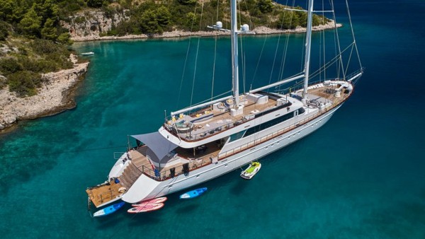 Sailing Yacht Lady Gita