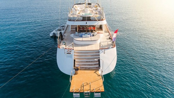 Sailing Yacht Lady Gita