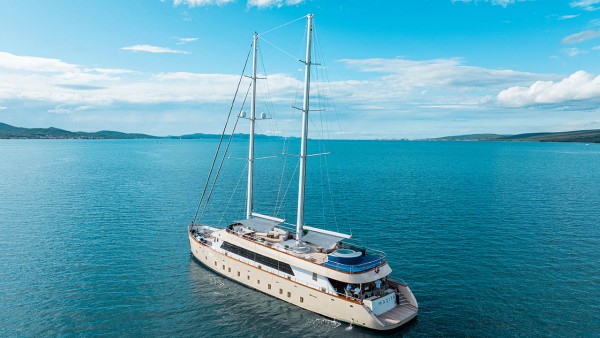 Sailing Yacht Maxita