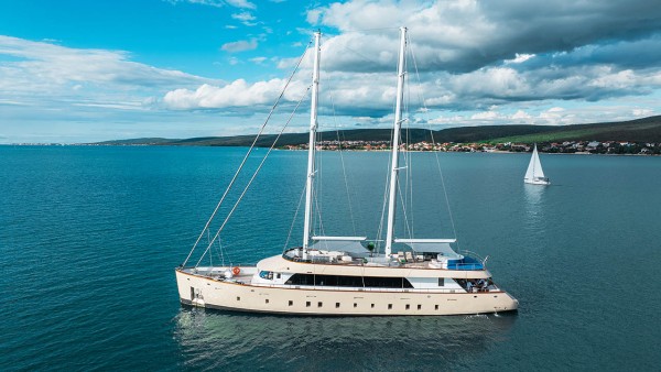 Sailing Yacht Maxita
