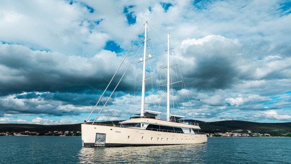Sailing Yacht Maxita