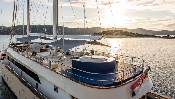 Sailing Yacht Maxita