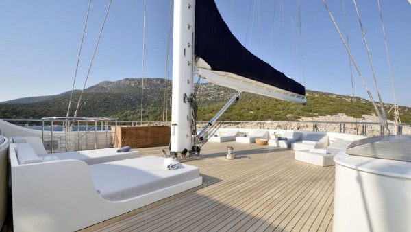 Sailing Yacht Meira
