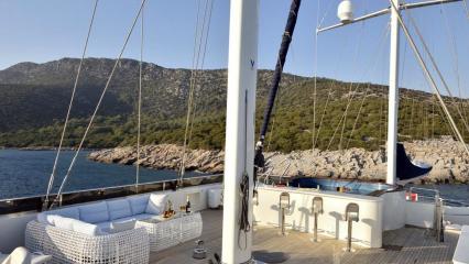 Sailing Yacht Meira