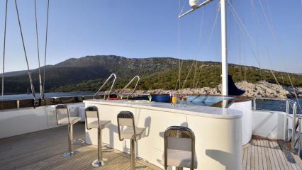 Sailing Yacht Meira