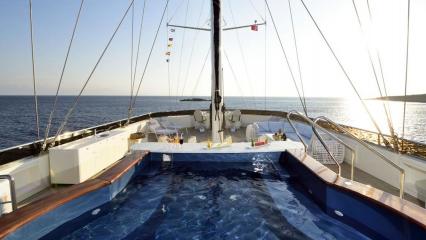 Sailing Yacht Meira