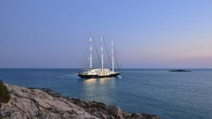 Sailing Yacht Meira