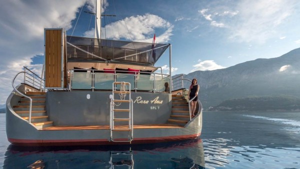 Sailing Yacht Rara Avis