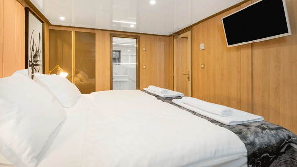 Motor Yacht Agape Rose