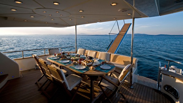 Motor Yacht Azmim
