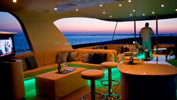 Motor Yacht Azmim
