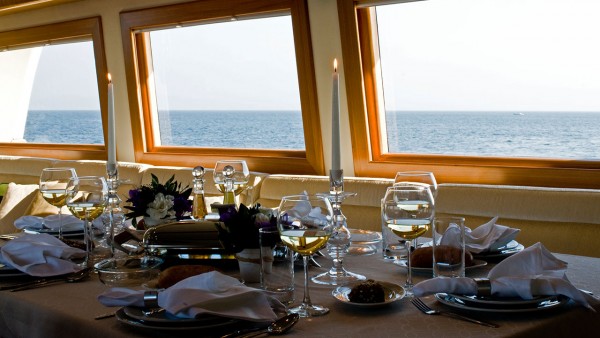 Motor Yacht Azmim