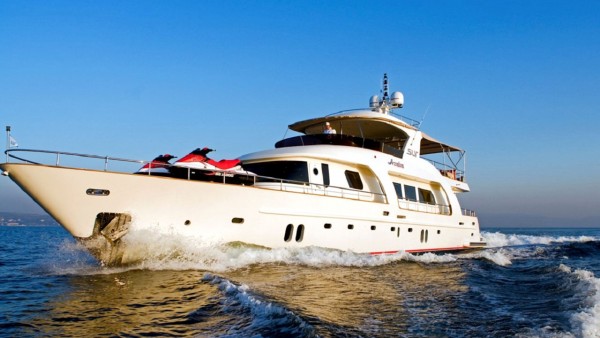 Motor Yacht Azmim