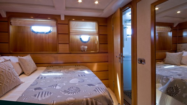 Motor Yacht Azmim