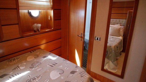 Motor Yacht Azmim