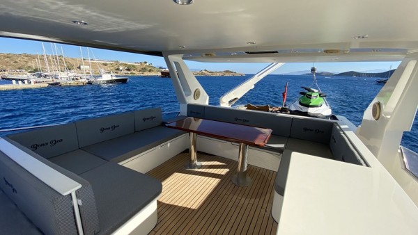 Motor Yacht Bona Dea