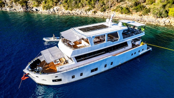 Lila Motor Yacht