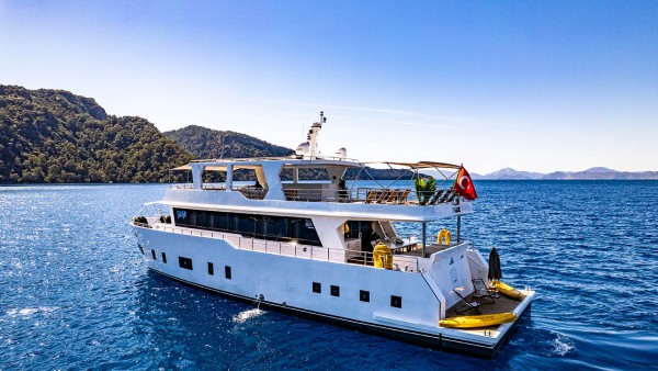 Motor Yacht Lila