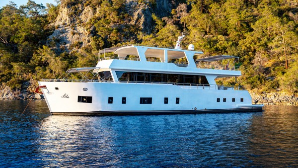 Motor Yacht Lila