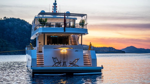 Motor Yacht Lila