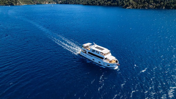 Motor Yacht Lila