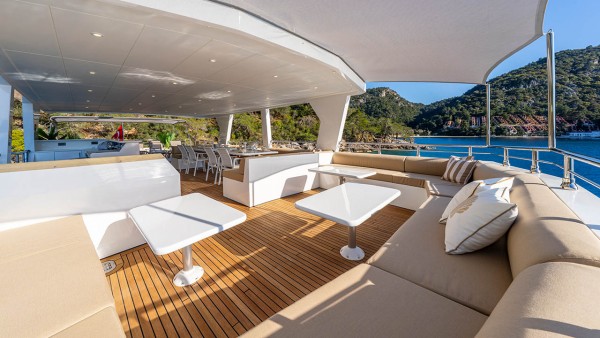 Motor Yacht Lila