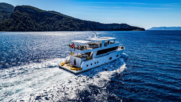 Motor Yacht Lila