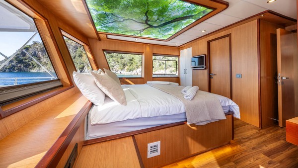 Motor Yacht Lila