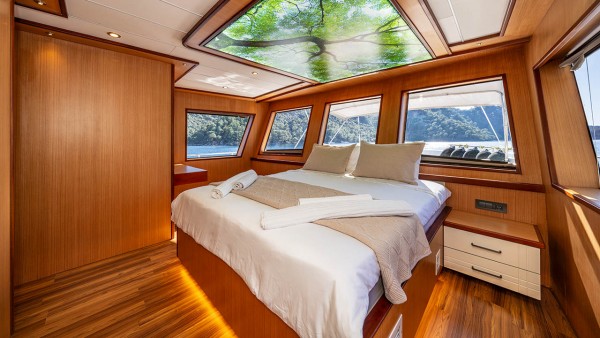 Motor Yacht Lila