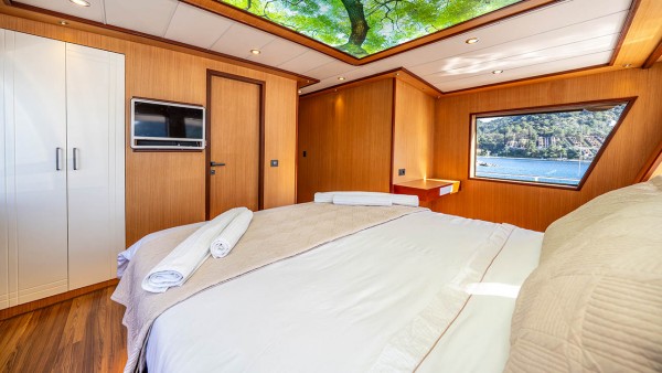 Motor Yacht Lila