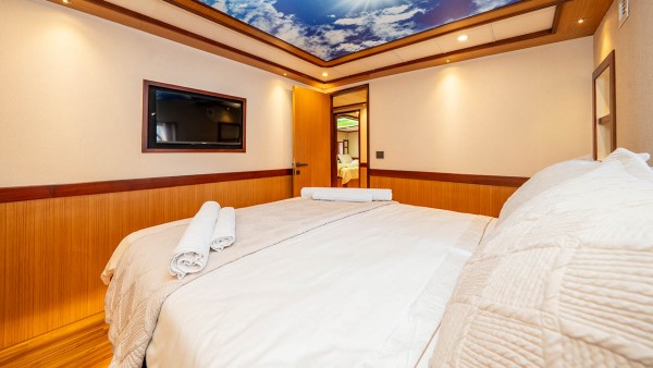 Motor Yacht Lila
