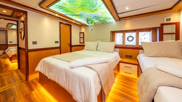 Motor Yacht Lila