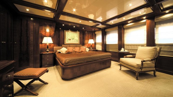 Motor Yacht Oceanos