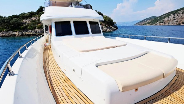 Motor Yacht Vanguard
